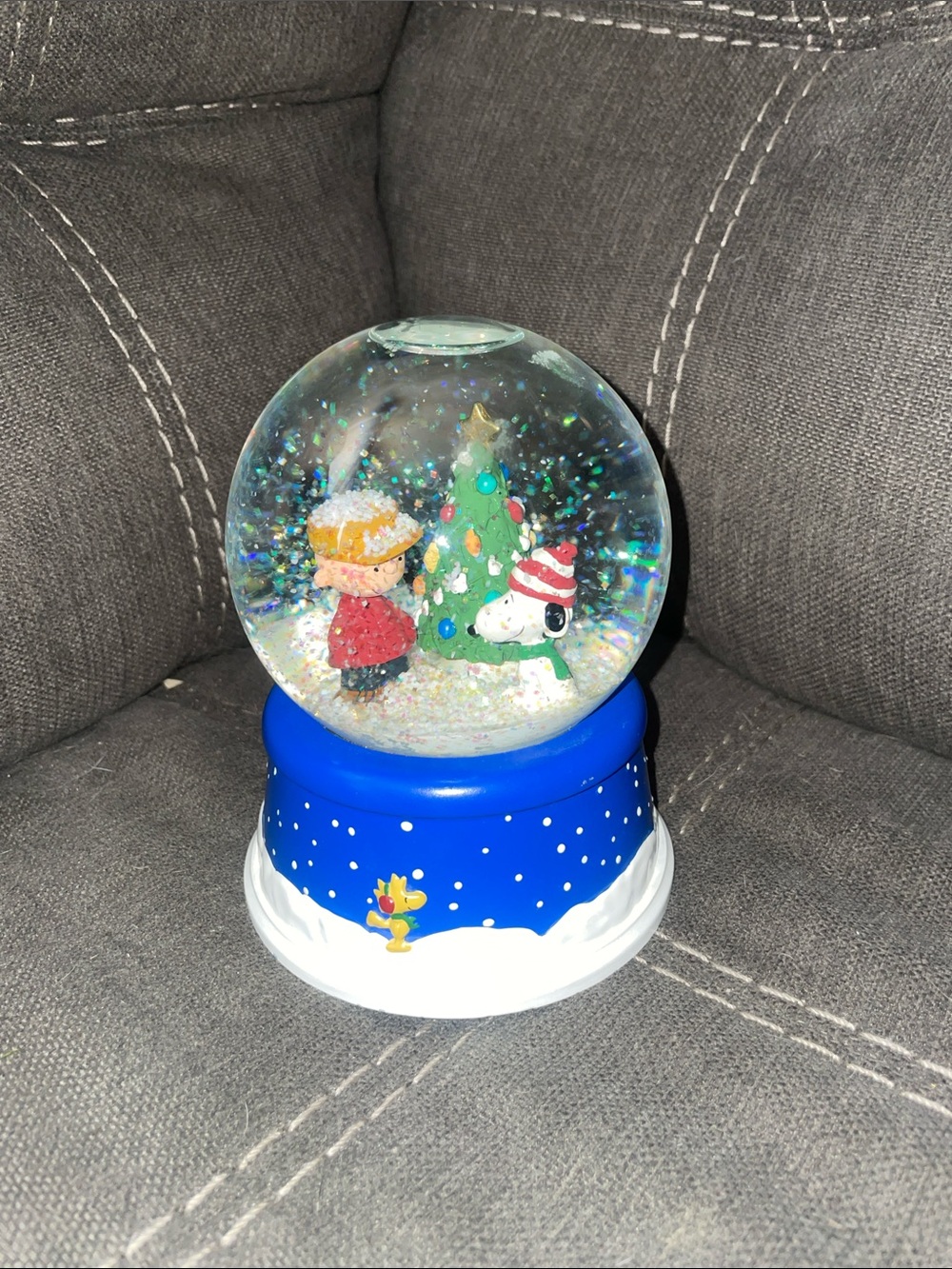 Musical Charlie Brown snow globe